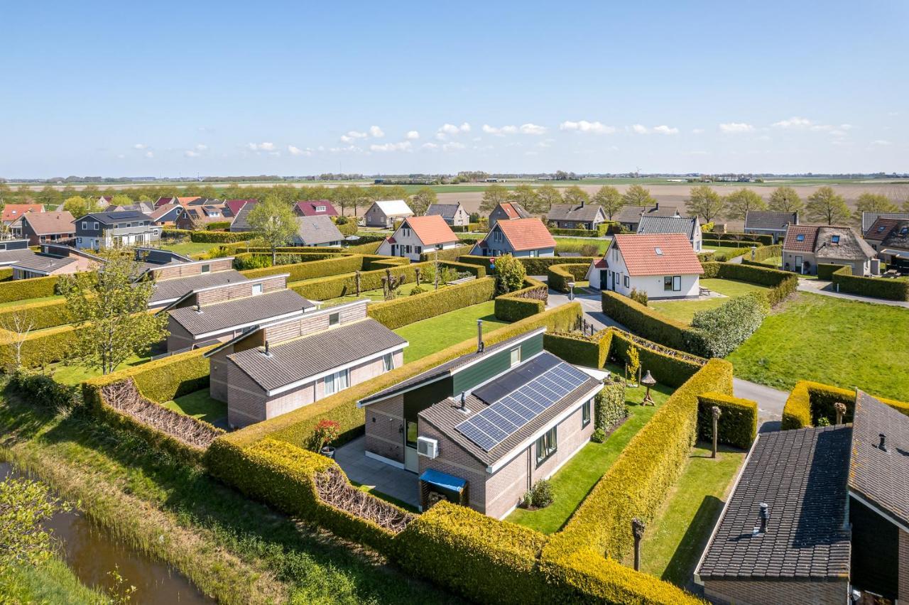 Vakantiewoning Met Serre En Airconditioning Tzummarum Extérieur photo