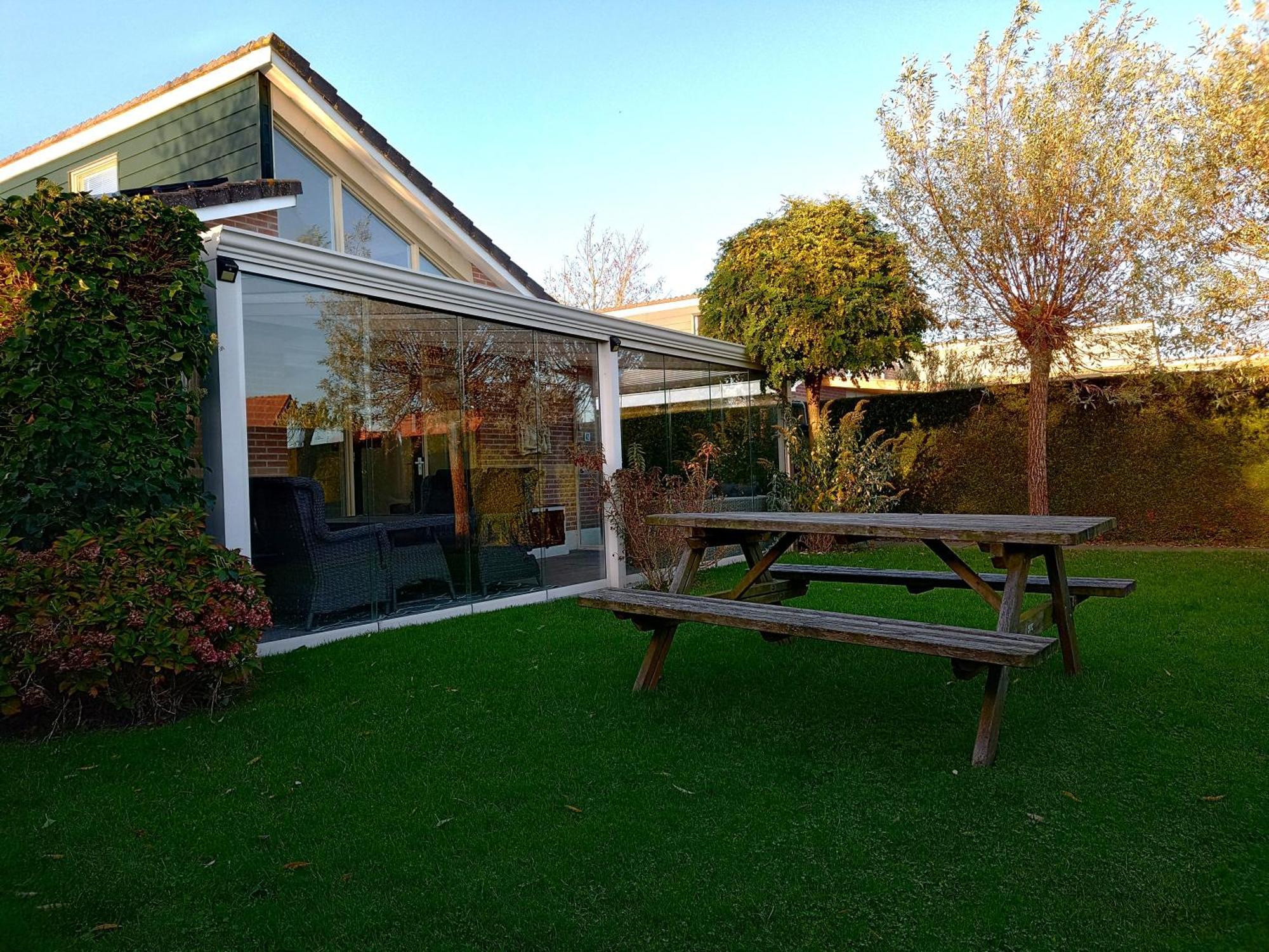 Vakantiewoning Met Serre En Airconditioning Tzummarum Extérieur photo