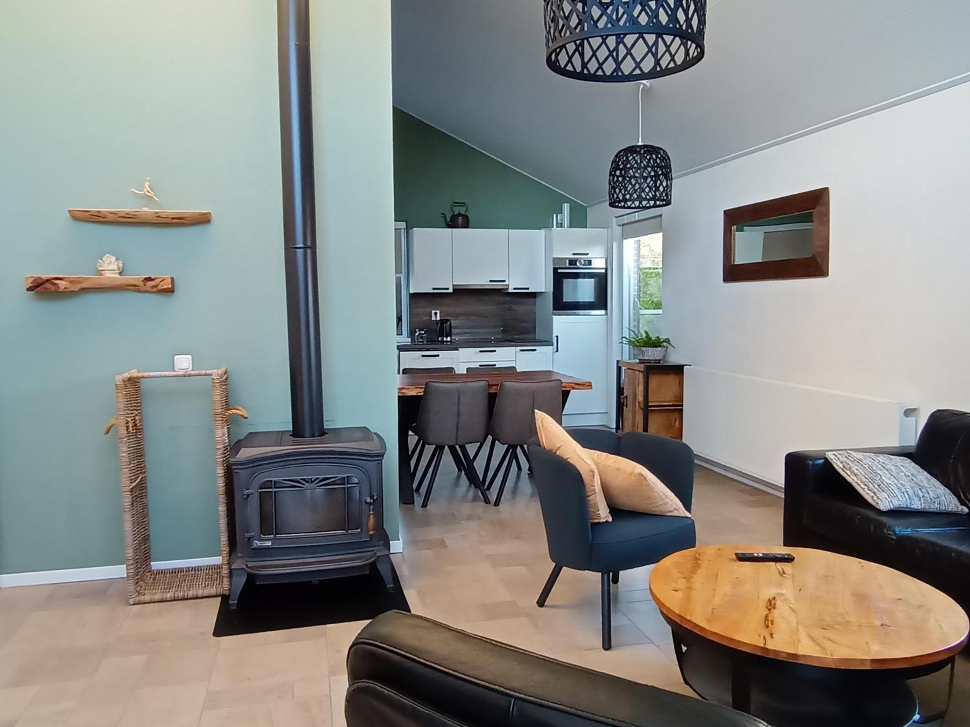 Vakantiewoning Met Serre En Airconditioning Tzummarum Extérieur photo