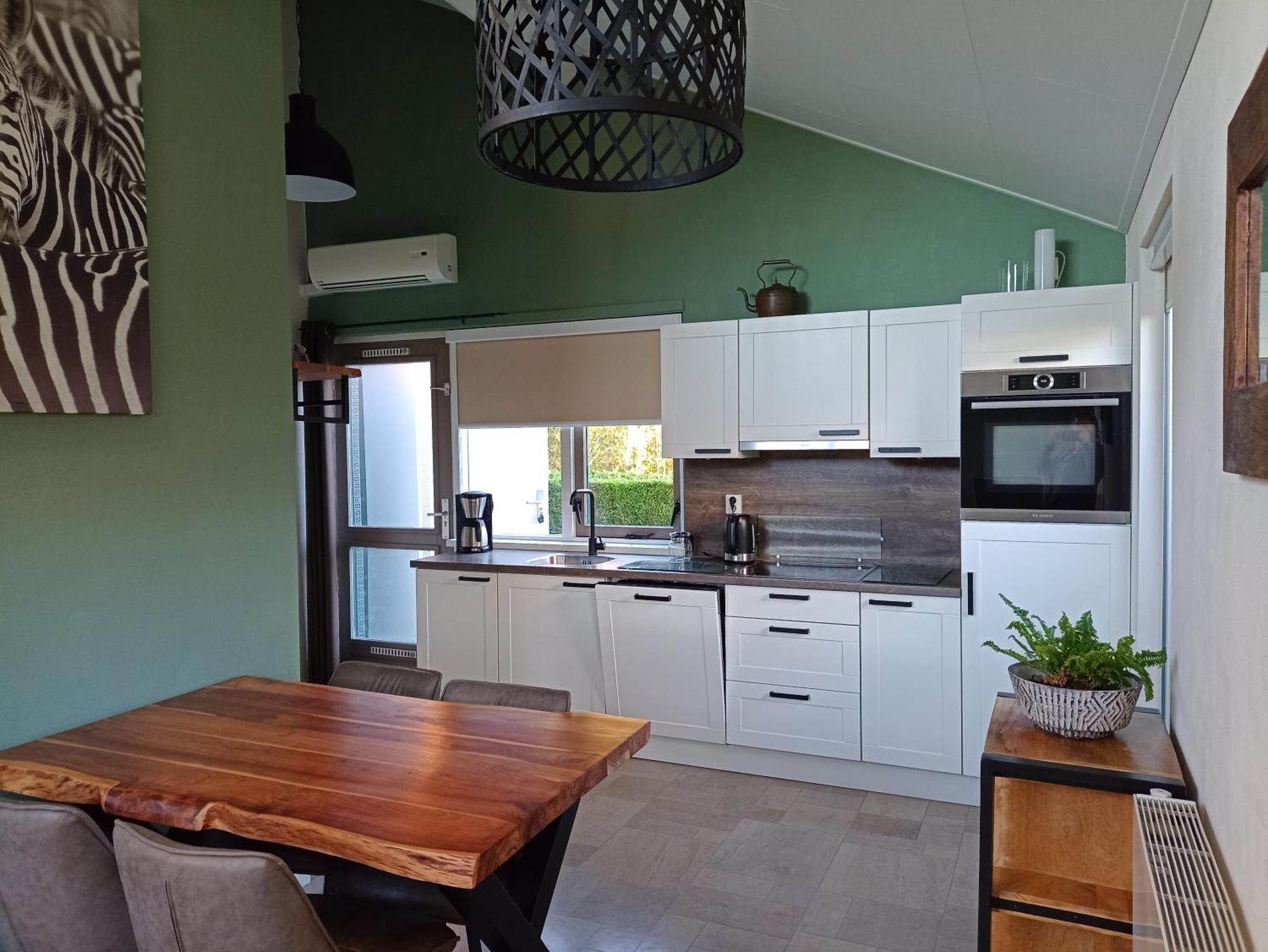 Vakantiewoning Met Serre En Airconditioning Tzummarum Extérieur photo